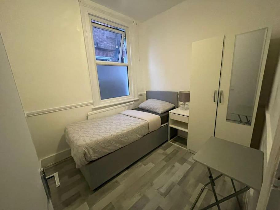 Ground Floor 2 Bed Flat With Garden North * Londres